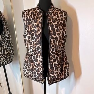Adorable cheetah vest- reversible 😍